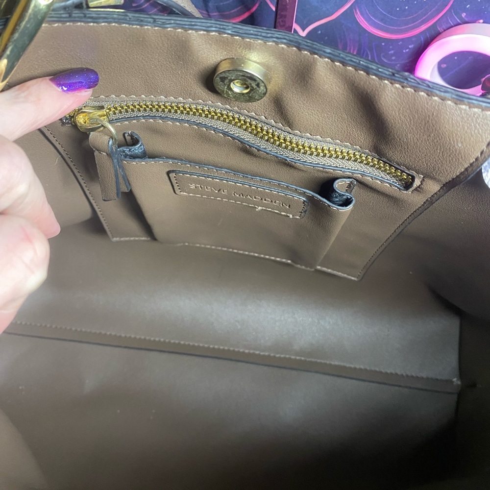 Steve Madden BDonna Tote - Picture 7 of 8